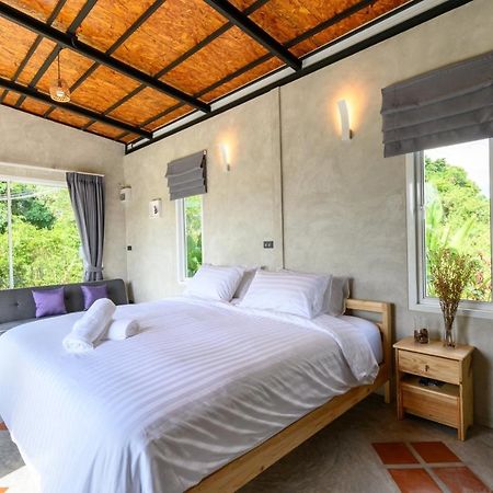 Loftpical Resort Phuket Luaran gambar