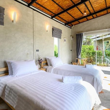 Loftpical Resort Phuket Luaran gambar