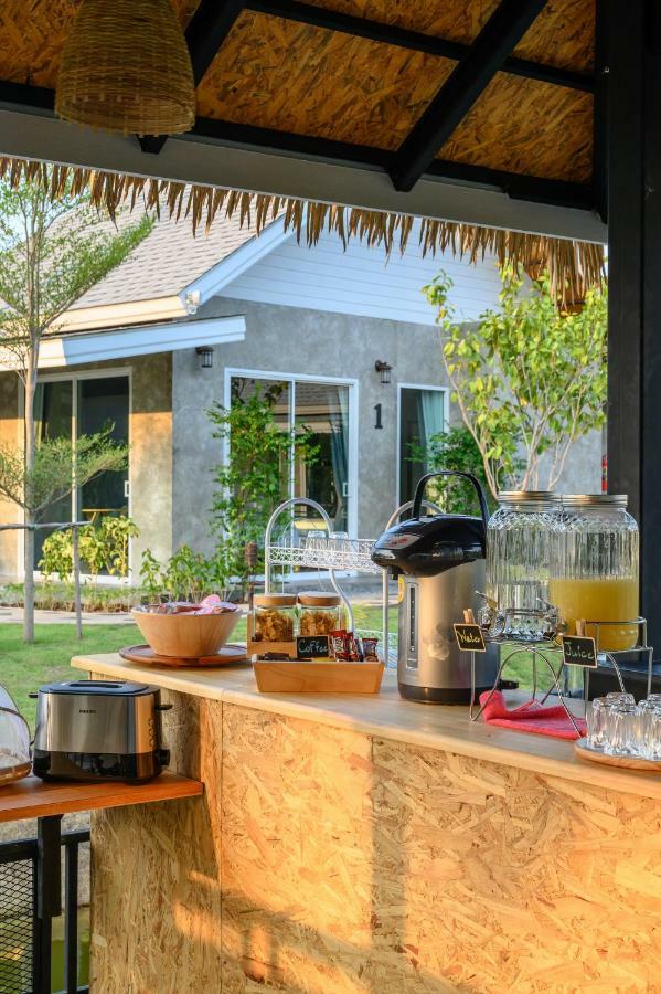 Loftpical Resort Phuket Luaran gambar